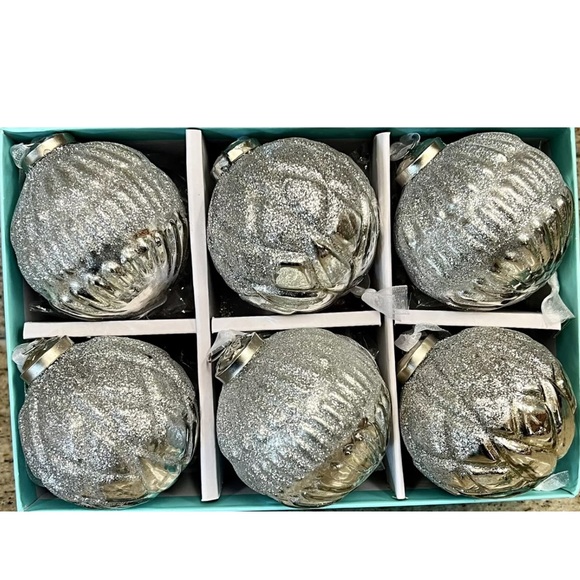 Martha Stewart Christmas Ornaments Glass 6 Silver Glitter Christmas Ornaments - Picture 10 of 10